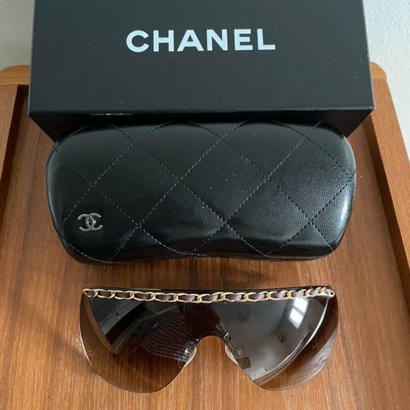 CHANEL, Accessories, Chanel Sunglasses With Gorg Pearl Detail